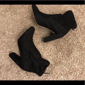 R29 Editor Pick Stretch Sock Boots, size 8